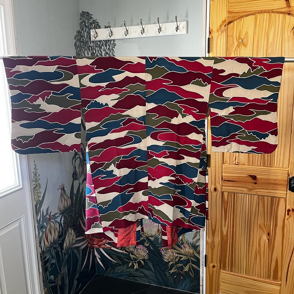 Vintage Wave Pattern Japanese Kimono